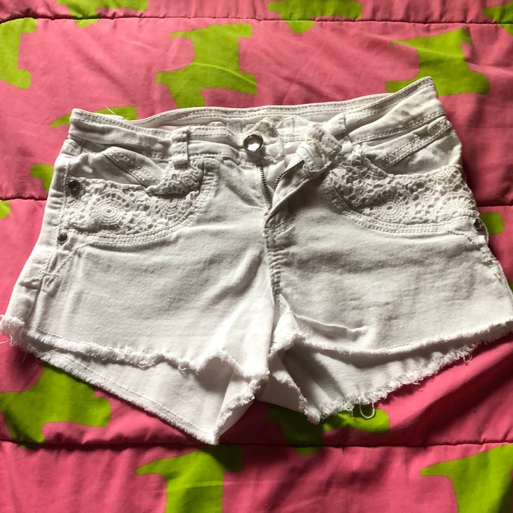 Rue 21 white shorts
